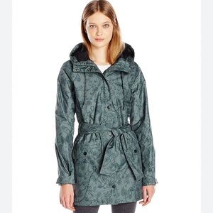 Helly Hansen NWOT Lyness Insulated Rain Coat Jacket Women’s Small *RARE PRINT*